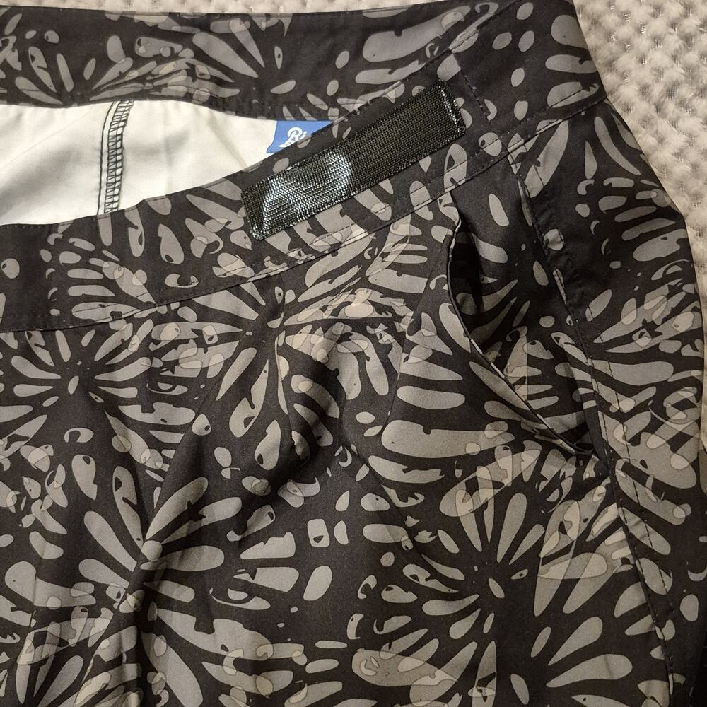 RipSkirt Length 3 Women Small Adjustable Wrap Skirt Black Gray Hawaiian Floral - Picture 5 of 9